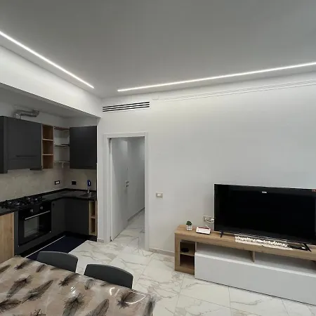 Moderno E Luminoso Appartamento Sanremo